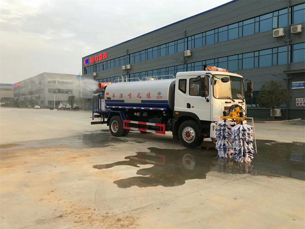 護(hù)欄清洗設(shè)備-加裝高速城市護(hù)欄清洗設(shè)備廠家價(jià)格